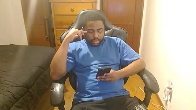 Snapshot of Breadwinnah chatting on November 12, 2025, 8:04 am Breadwinnah online show from November 12, 2025, 8:04 am