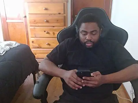 Breadwinnah online show from November 12, 2025, 8:30 pm