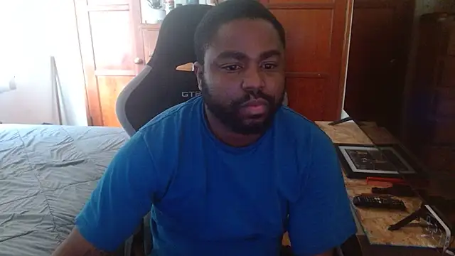 Snapshot of Breadwinnah chatting on June 12, 2026, 4:28 pm Breadwinnah online show from June 12, 2026, 4:28 pm
