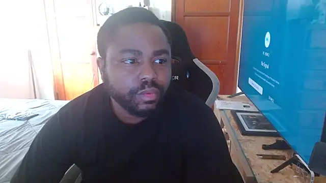Snapshot of Breadwinnah chatting on June 21, 2026, 3:58 pm Breadwinnah online show from June 21, 2026, 3:58 pm