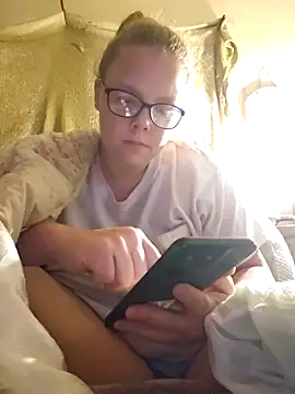 countrymomma online show from October 2, 2025, 12:45 pm