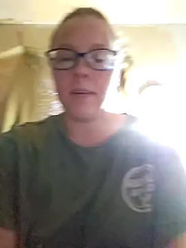 countrymomma online show from November 11, 2025, 9:48 pm