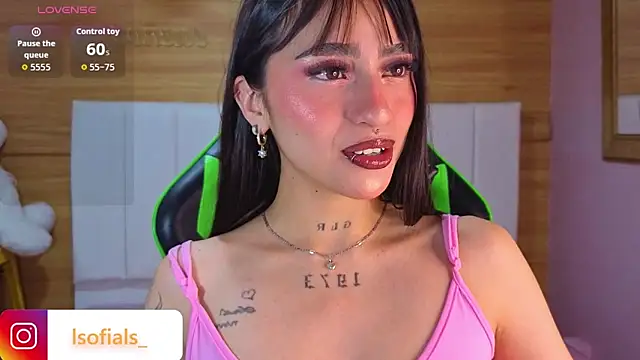 Snapshot of Abril_Velvet_a_ chatting on February 18, 2026, 7:43 pm Abril Velvet a online show from February 18, 2026, 7:43 pm