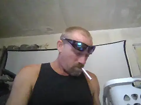 Snapshot of Eat_it_from_the_back chatting on September 21, 2025, 6:48 am Eat it from the back online show from September 21, 2025, 6:48 am