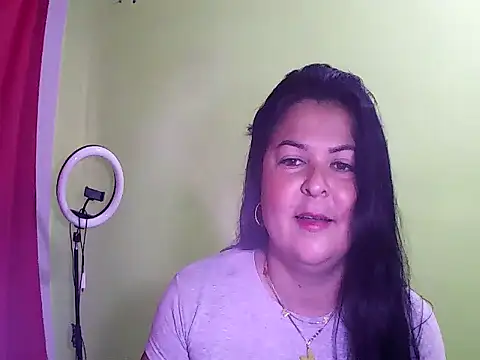 Snapshot of anapaulaa chatting on October 31, 2025, 4:19 pm anapaulaa online show from October 31, 2025, 4:19 pm