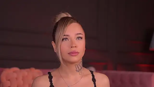 NickyBenz online show from December 19, 2025, 7:32 pm