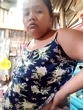 Snapshot of hot_mom13 chatting on September 27, 2025, 6:18 am hot mom13 online show from September 27, 2025, 6:18 am