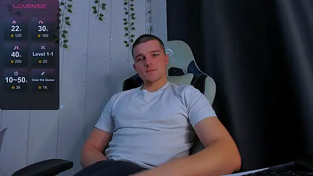 Snapshot of Your_Claddagh chatting on December 1, 2025, 2:33 pm Your Claddagh online show from December 1, 2025, 2:33 pm