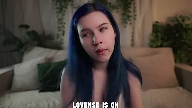 ElizSpieth online show from December 16, 2025, 1:10 am