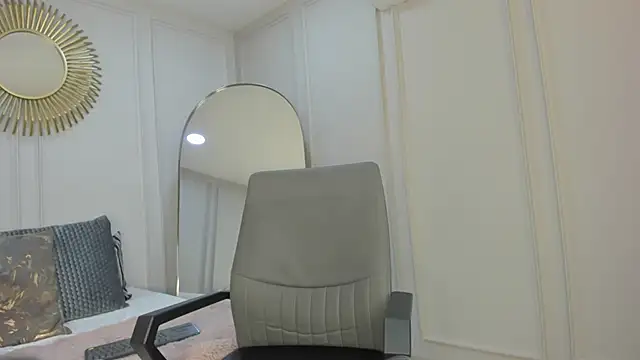 Snapshot of CharlotteBrownn_ chatting on September 28, 2025, 1:33 am CharlotteBrownn online show from September 28, 2025, 1:33 am