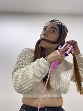 Snapshot of CharlotteBrownn_ chatting on October 22, 2025, 3:29 am CharlotteBrownn online show from October 22, 2025, 3:29 am