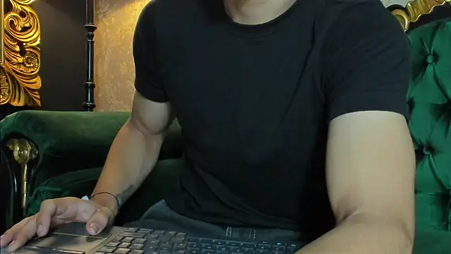 AlessandroKiing online show from July 9, 2026, 10:25 pm