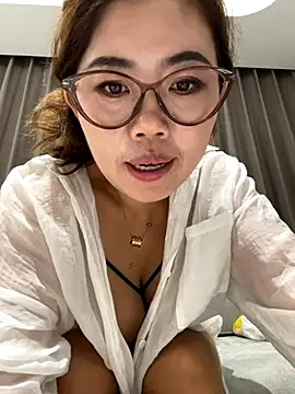 feifei 521 online show from September 18, 2025, 1:46 pm
