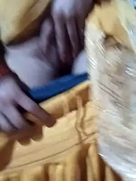 Snapshot of rani8008 chatting on October 9, 2025, 9:51 am rani8008 online show from October 9, 2025, 9:51 am