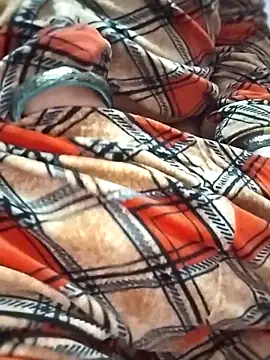 rani8008 online show from November 24, 2025, 4:40 pm