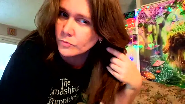 Snapshot of Princess__Kitty__ chatting on October 8, 2025, 6:27 pm Princess Kitty online show from October 8, 2025, 6:27 pm