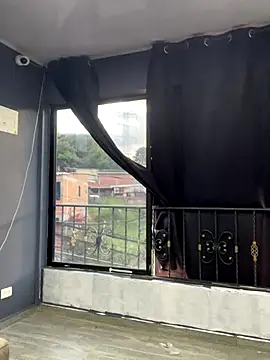 Snapshot of Damartinez27 chatting on September 15, 2025, 9:59 pm Damartinez27 online show from September 15, 2025, 9:59 pm