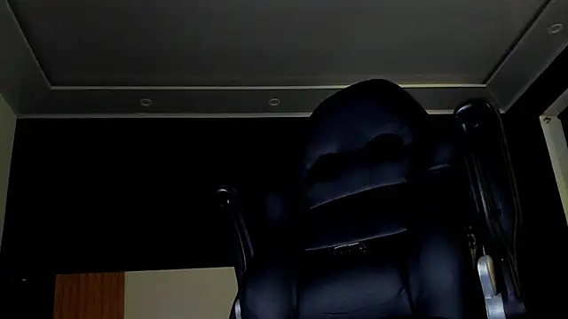 Damartinez27 online show from November 26, 2025, 4:30 pm