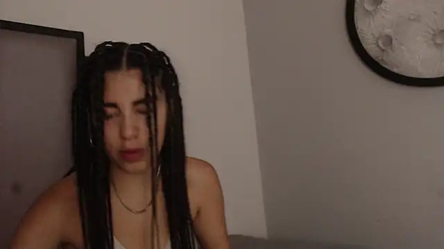 Lucy-23 online show from December 3, 2025, 4:09 am