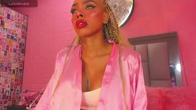 Snapshot of Nicole_Rosales chatting on September 9, 2025, 3:06 am Nicole Rosales online show from September 9, 2025, 3:06 am