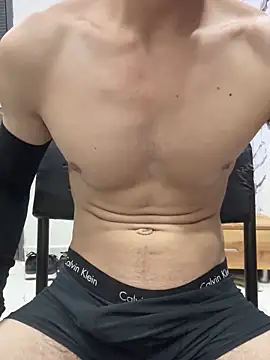 coupleyug online show from April 24, 2026, 6:21 pm