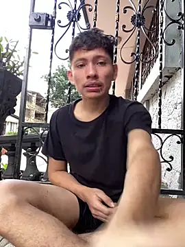 elfernh online show from October 14, 2025, 7:47 pm