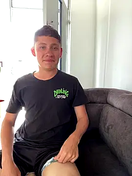 elfernh online show from December 18, 2025, 6:47 pm