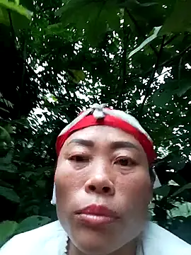 CoMay003 online show from September 11, 2025, 11:05 pm