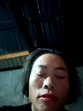 CoMay003 online show from September 14, 2025, 11:04 pm