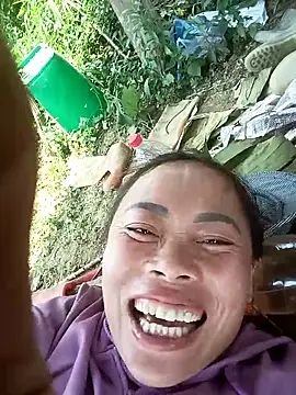 CoMay003 online show from April 13, 2026, 5:24 am