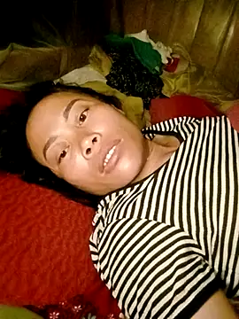 CoMay003 online show from April 14, 2026, 9:43 pm