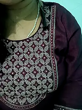 Snapshot of Anjali-bhabhi chatting on November 7, 2025, 6:52 pm Anjali-bhabhi online show from November 7, 2025, 6:52 pm