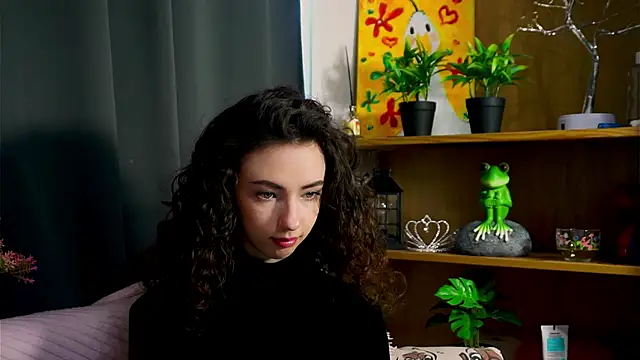 DeneenTurja online show from October 1, 2025, 9:15 am