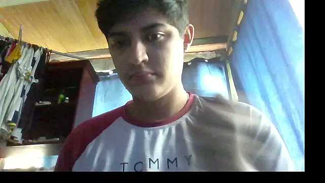 Snapshot of yesitwink_ chatting on December 18, 2025, 6:14 pm yesitwink online show from December 18, 2025, 6:14 pm