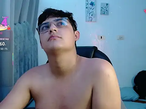 yesitwink  online show from March 26, 2026, 3:34 am