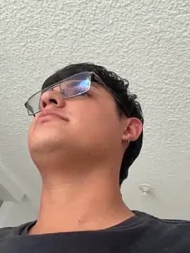 yesitwink  online show from March 27, 2026, 9:58 pm