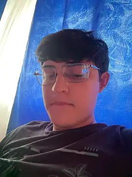 yesitwink  online show from March 28, 2026, 8:41 pm