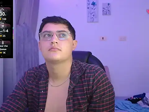 yesitwink  online show from April 30, 2026, 2:18 am