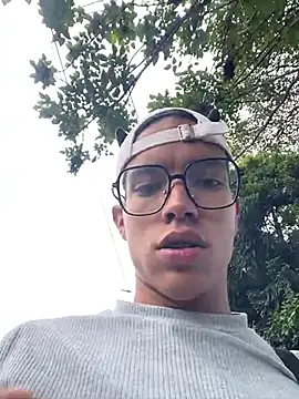 diegoand0911 online show from June 14, 2026, 7:27 pm