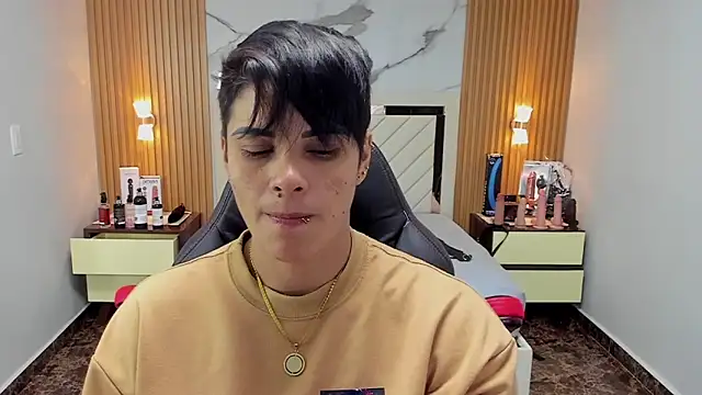 Snapshot of KAROLLJONES1 chatting on September 19, 2025, 2:46 am KAROLLJONES1 online show from September 19, 2025, 2:46 am