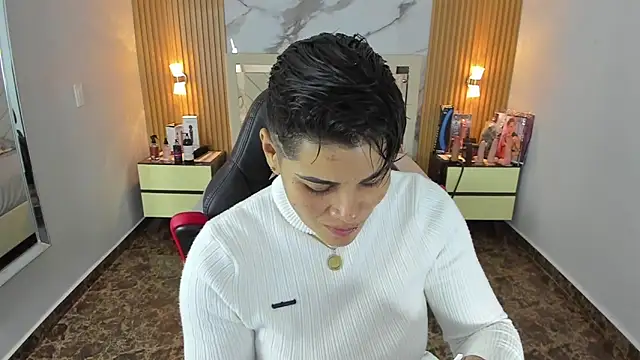 Snapshot of KAROLLJONES1 chatting on October 4, 2025, 7:34 pm KAROLLJONES1 online show from October 4, 2025, 7:34 pm