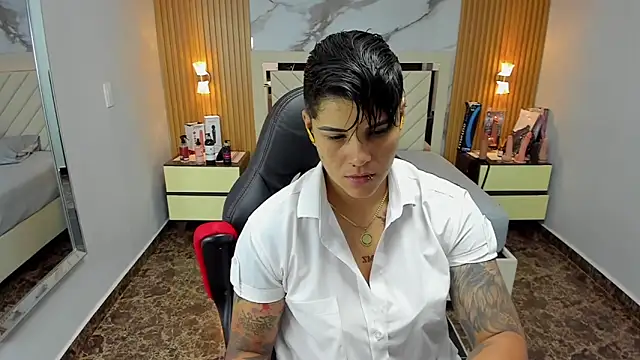 Snapshot of KAROLLJONES1 chatting on October 8, 2025, 2:42 am KAROLLJONES1 online show from October 8, 2025, 2:42 am