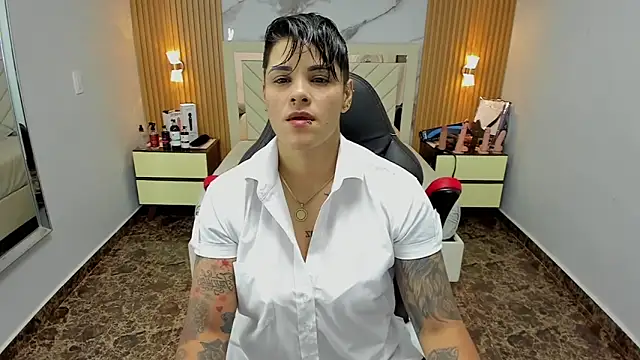 Snapshot of KAROLLJONES1 chatting on October 11, 2025, 7:56 pm KAROLLJONES1 online show from October 11, 2025, 7:56 pm