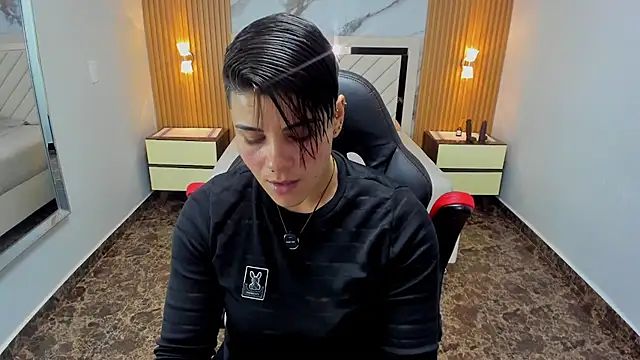 KAROLLJONES1 online show from March 11, 2026, 7:42 pm