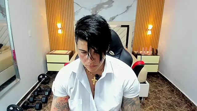 KAROLLJONES1 online show from May 14, 2026, 7:31 pm