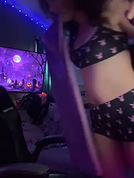 Snapshot of goddessmissmia chatting on October 31, 2025, 8:10 pm goddessmissmia online show from October 31, 2025, 8:10 pm