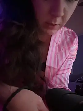 Snapshot of goddessmissmia chatting on November 5, 2025, 8:42 pm goddessmissmia online show from November 5, 2025, 8:42 pm