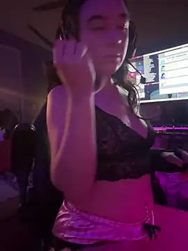 Snapshot of goddessmissmia chatting on November 7, 2025, 12:21 am goddessmissmia online show from November 7, 2025, 12:21 am