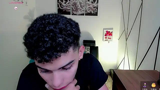 Room 69x online show from October 30, 2025, 9:15 pm