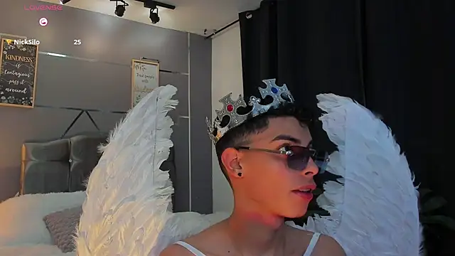 Room 69x online show from October 31, 2025, 9:21 am